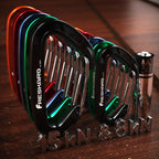 15kn and 8kn Wiregate carabiner Size comparasion