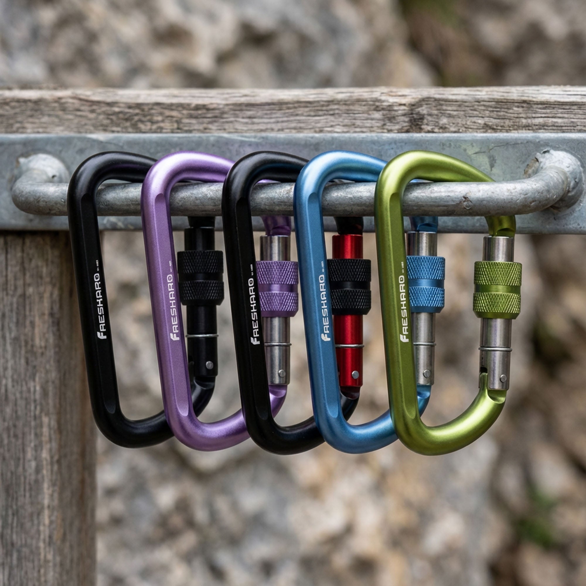 Ultimate Easy use 12kN Screwgate Carabiner Clip